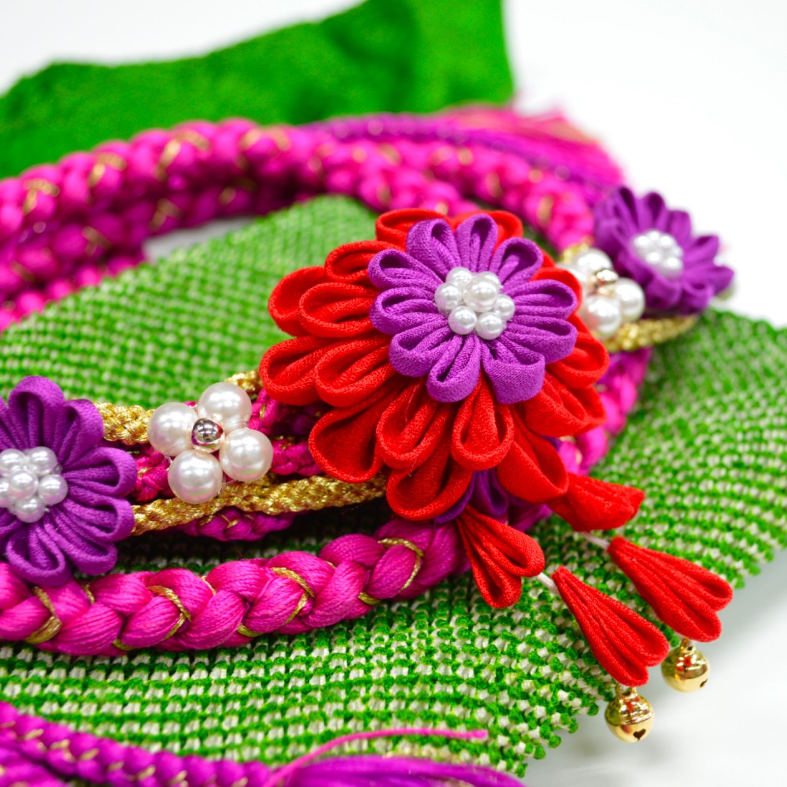 美品》正絹 振袖フルセット SS〜Mサイズ 成人式 金駒刺繍 赤地 鶴 個性