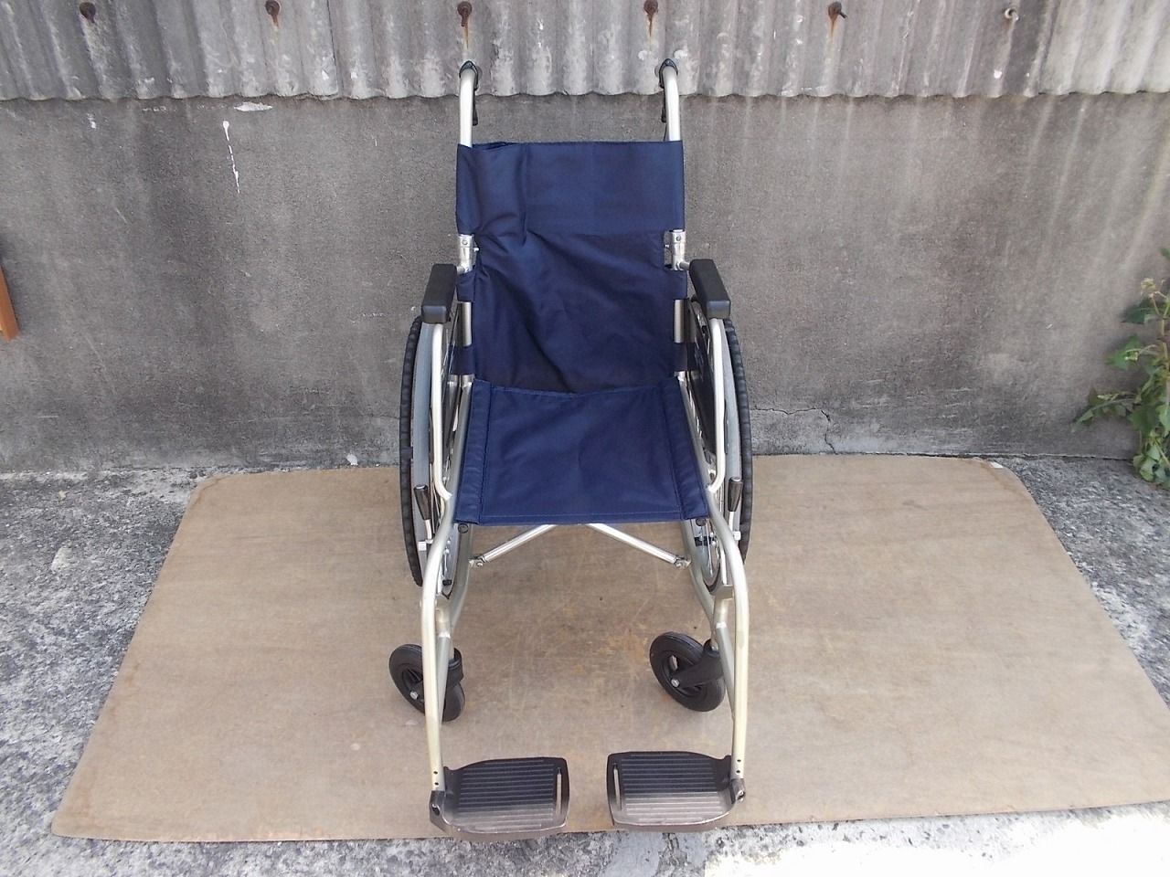 パラマウントベッド 車椅子 車いす KK-410W 製品メインページ