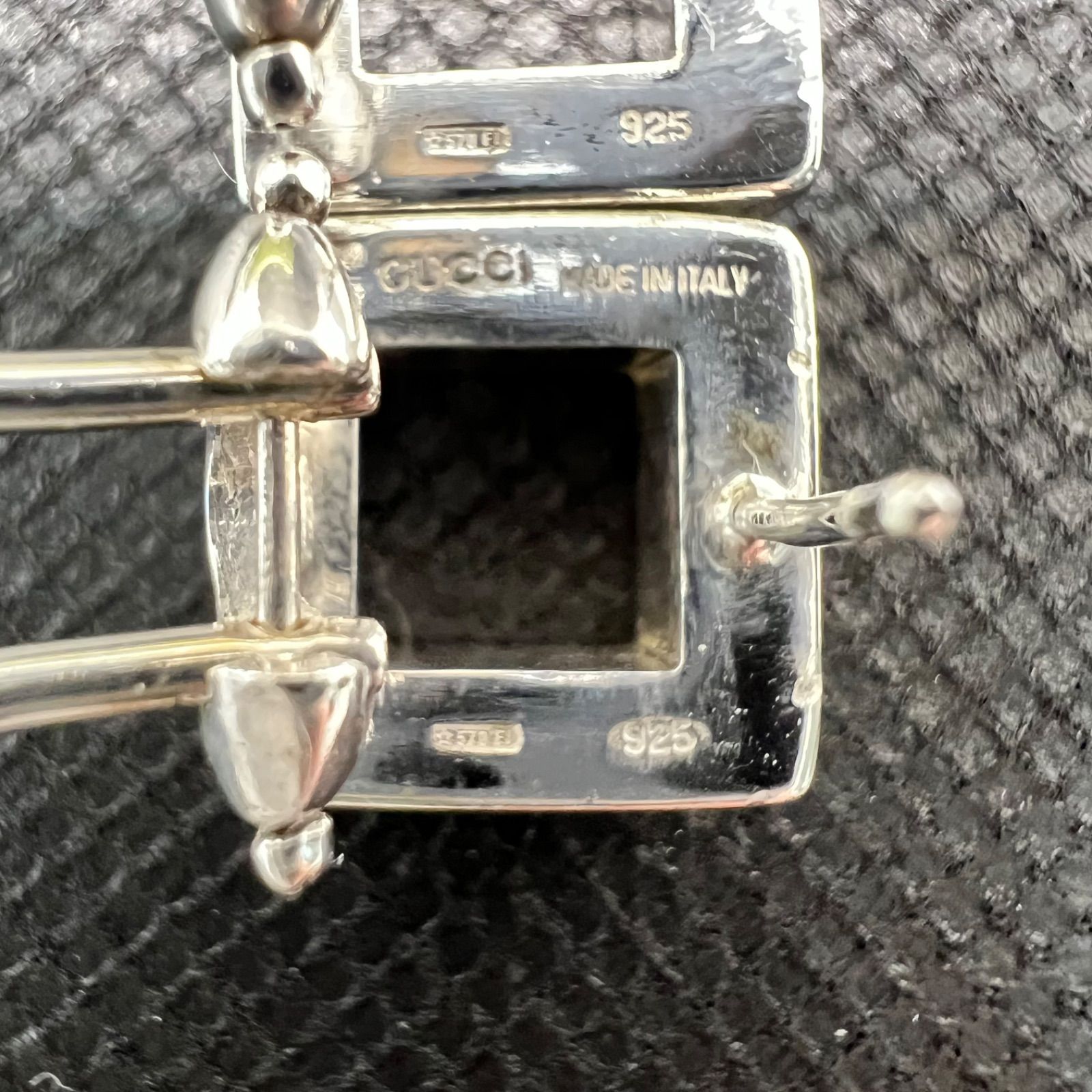 GUCCI グッチ スクエア ロゴ ピアス 両耳用 シルバー SV925 - メルカリ