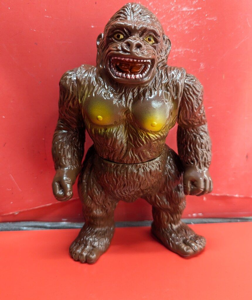 マルサン 復刻|ウルトラ怪獣シリーズ ジャイアントゴリラ 茶成型 黄-金塗装 復刻
