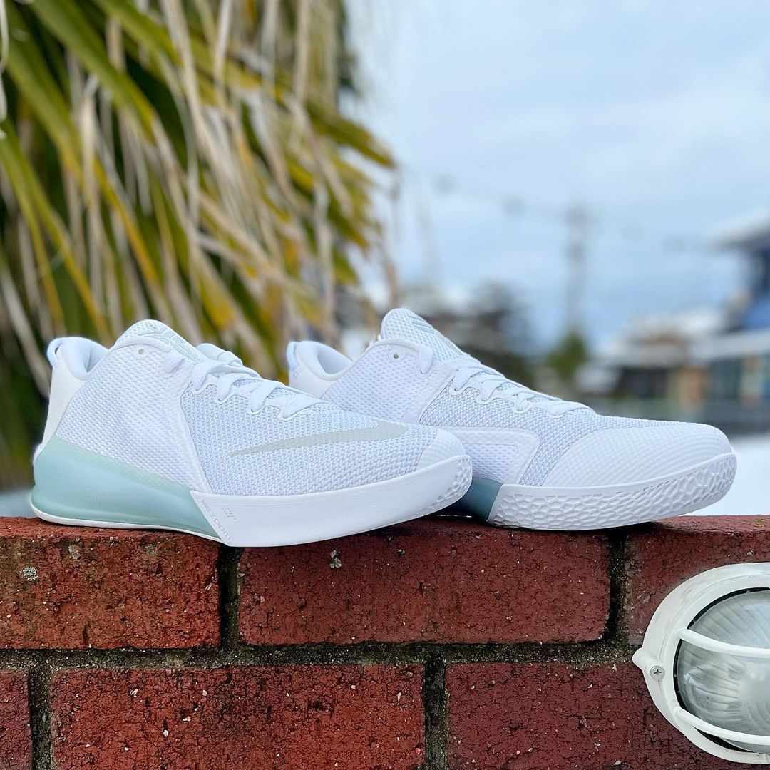 NIKE ZOOM KOBE VENOMENON 6 ナイキ ズーム コービー ヴェノメノン 6 