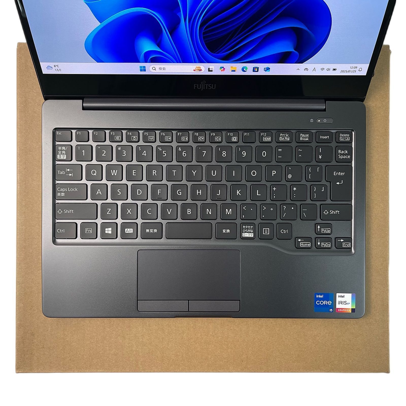 富士通 LIFEBOOK CH90/E3 有機ELディスプレイ Intel Core i5-1135G7