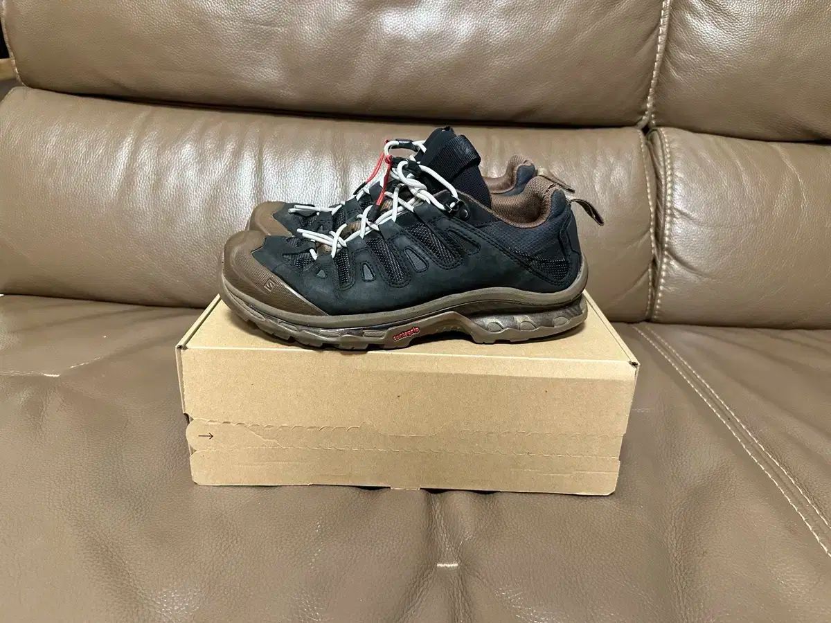 280 SALOMON サロモン GR10K クエストロー