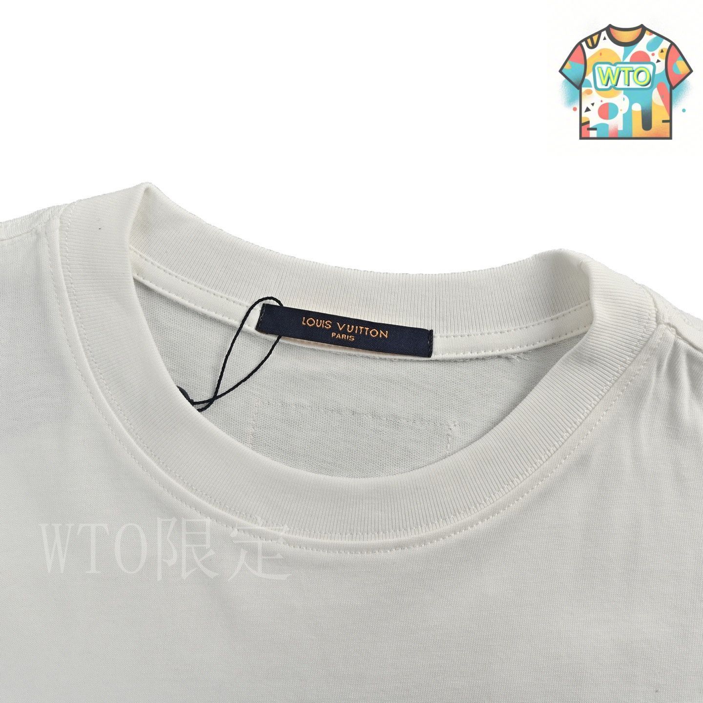 ロゴ刺繍がオシャレ☆【LOUIS VUITTON】サイン Tシャツ 今日特価】LOUIS VUITTON 25SS クラシックロゴ刺繍 T - シャツ