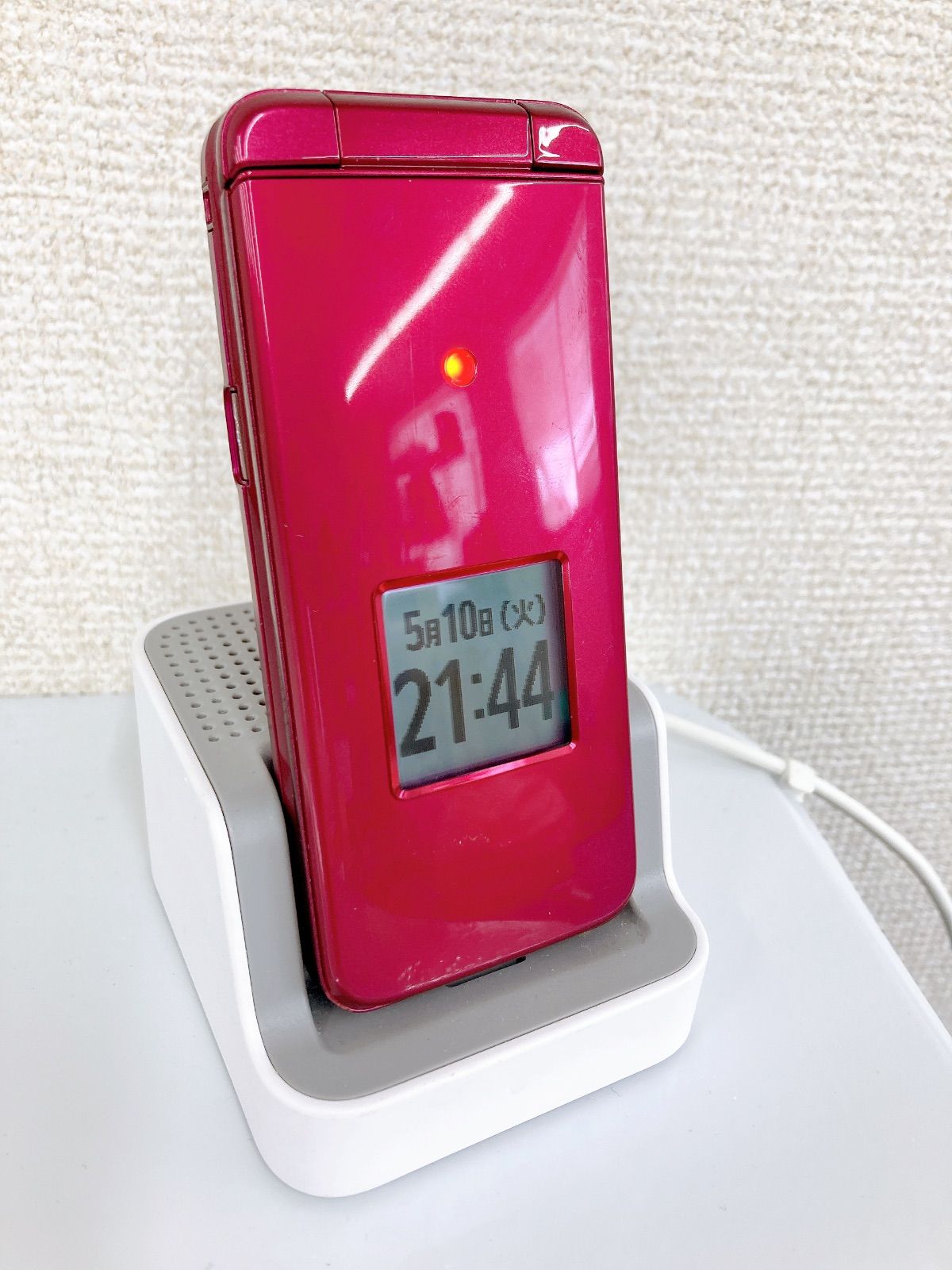 au ガラケー　KYF43　シニア　かんたんケータイ　携帯電話 充電器付き かんたんケータイ ライト KYF43 [ワインレッド]の製品画像