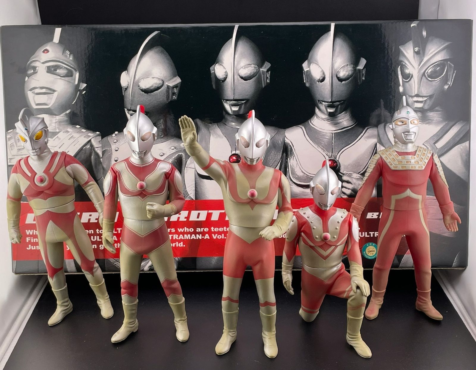 ウルトラマン＆バルタン星人＆ネロンガ（ＣＣＰ）1/6特撮シリーズ３体セット ウルトラマン＆バルタン星人＆ネロンガ（CCP）1/6特撮シリーズ3体