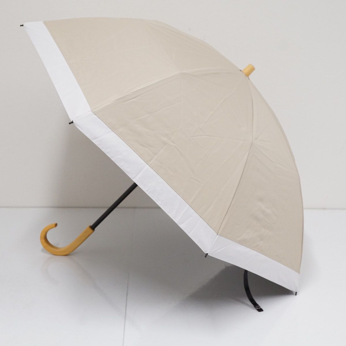 サンバリア100 完全遮光折日傘 USED美品 2段折 コンビ ベージュ
