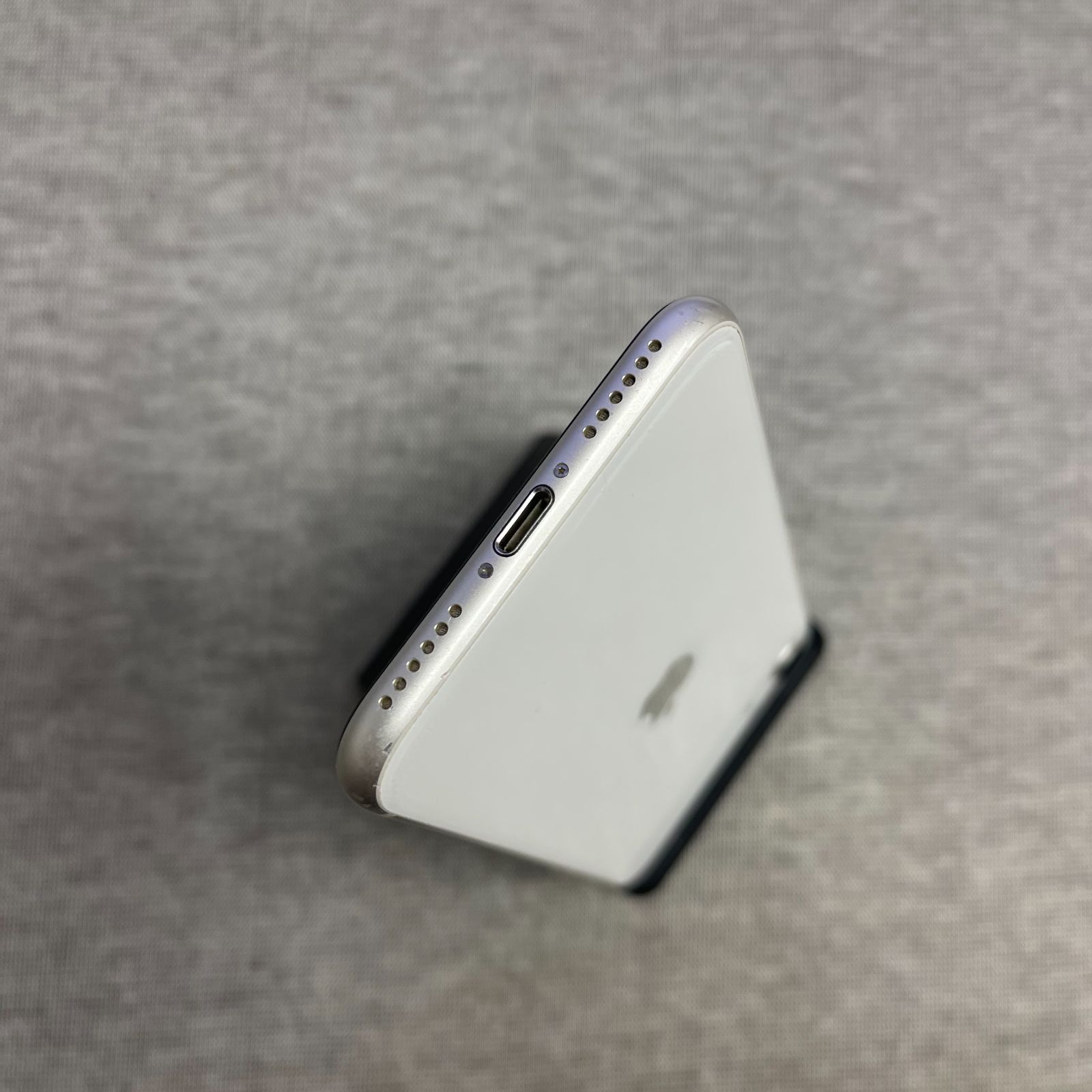 iPhone SE3 64GB ホワイト 送料無料 - メルカリ