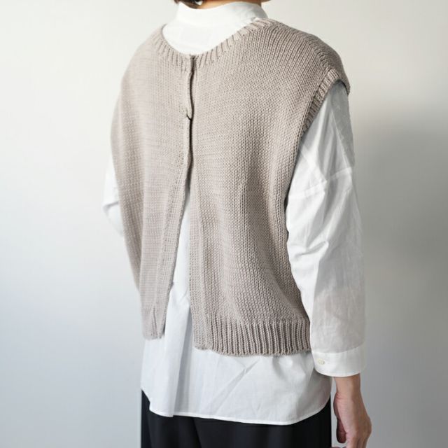 utilite (ユティリテ) | 2WAY ベスト (グレージュ) | トップス