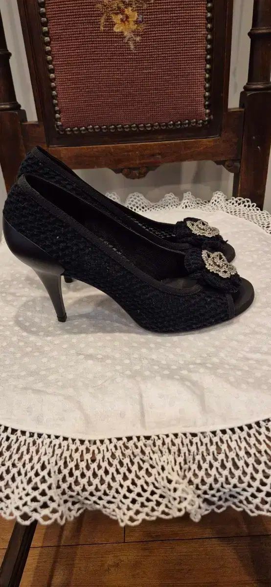 CHANEL(シャネル) 37 5 オープントゥ ヒール - メルカリ CHANEL(シャネル) 37 5 オープントゥ ヒール - メルカリ