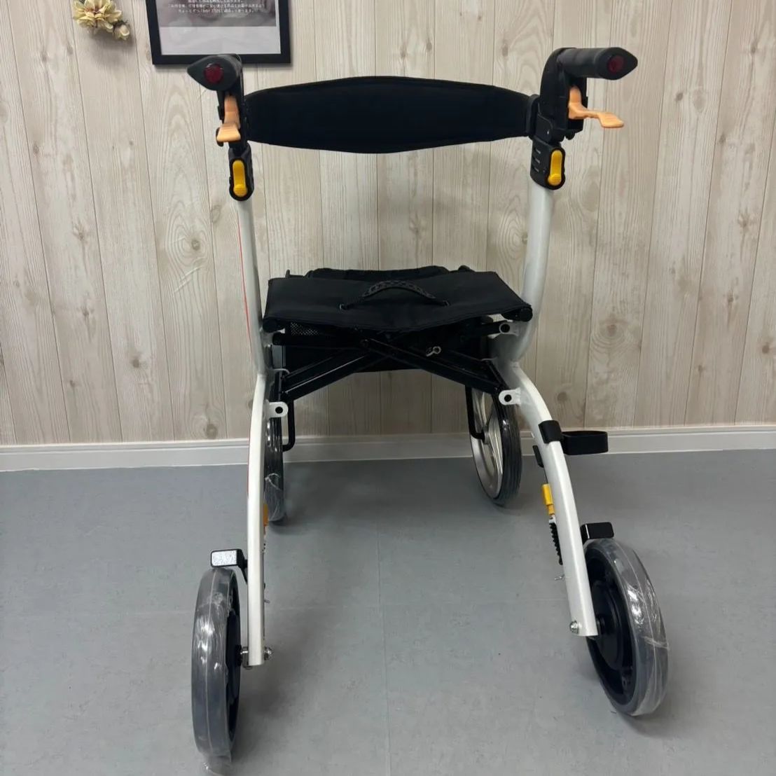 中古】歩行器／手押し車 カワムラサイクルKW41 抑速ブレーキ