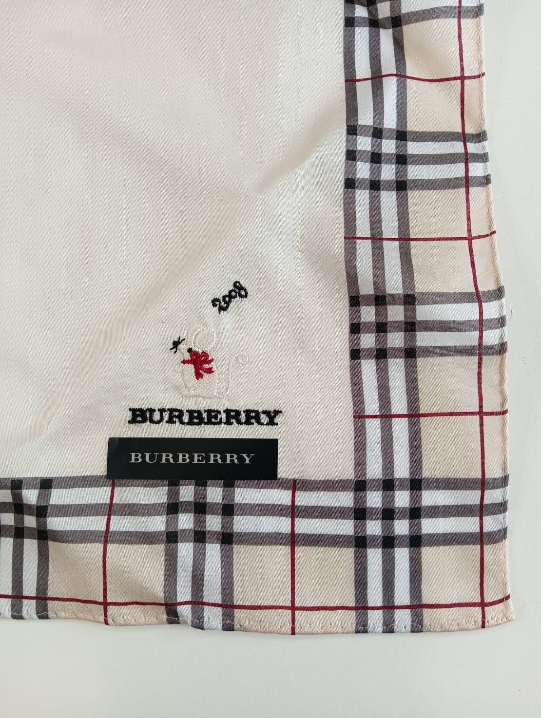 バーバリー ハンカチ ネズミ 刺繍 干支 2008 レア 50cm チェック柄 中古品】 BURBERRY BLUE LABELバーバリーブルーレーベル 2008年