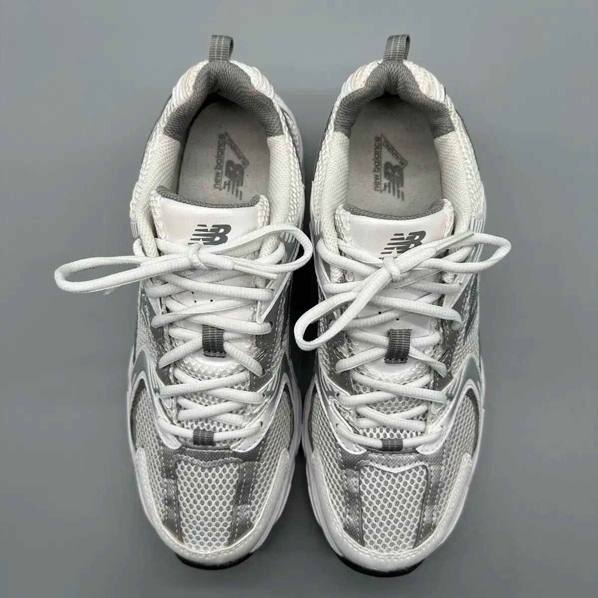 260 スパゴ New Balance(ニューバランス) 530 ホワイトシルバー 