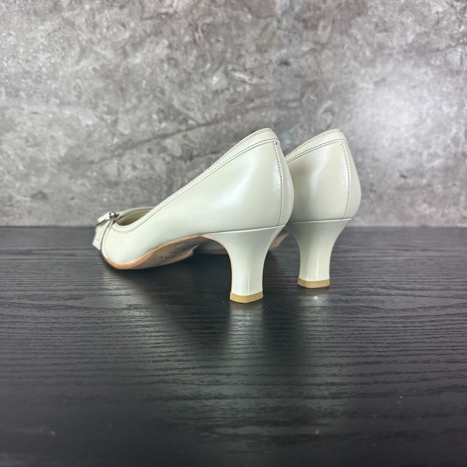 リーガル スクエアトゥパンプス