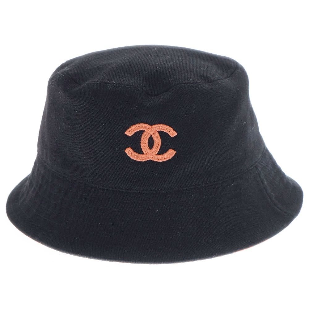 Chanel バケットハット 黒 オレンジロゴ Chanel バケットハット 黒 オレンジロゴ