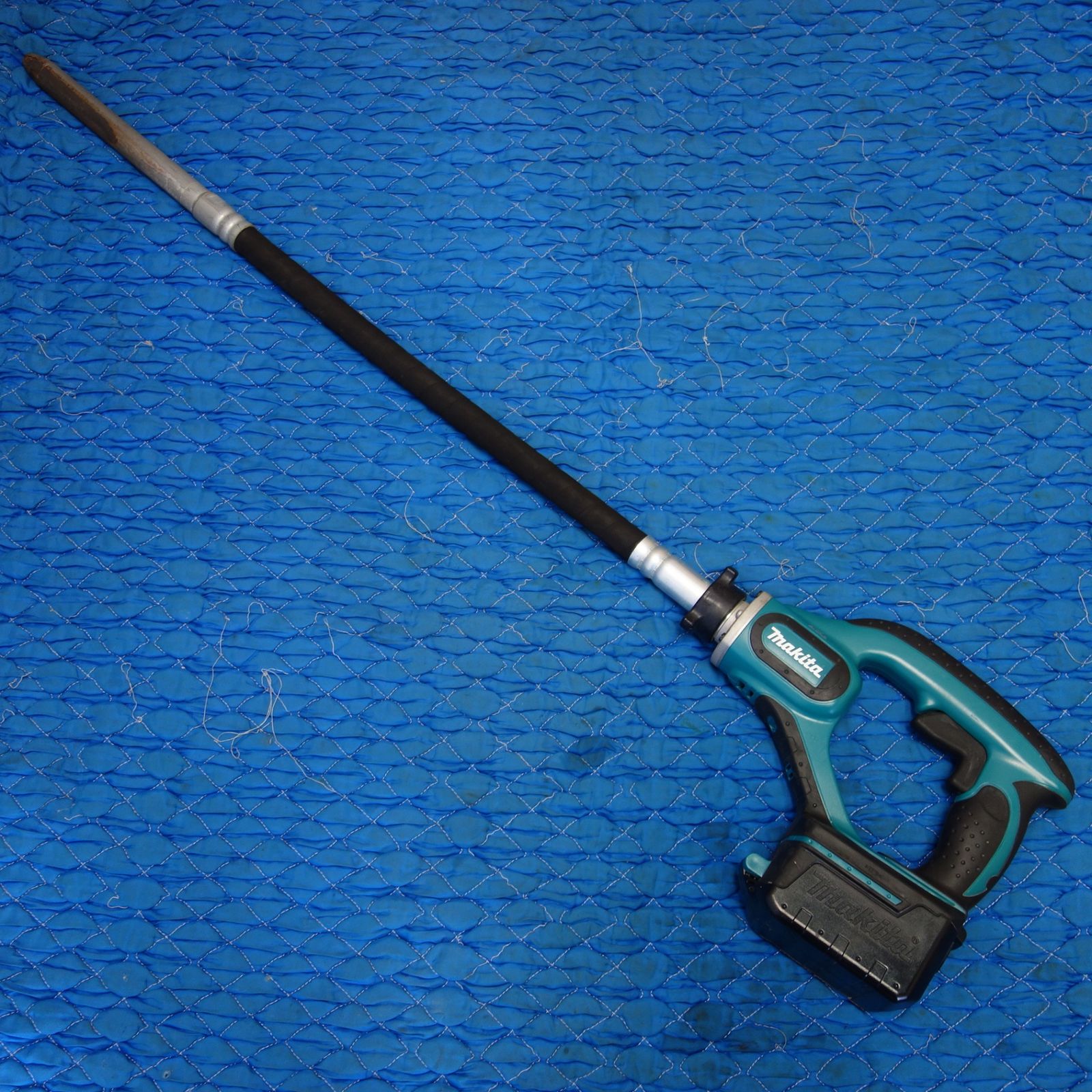 makita マキタ　コンクリートバイブレーター　VR350d 1本 VR350D 充電式コンクリートバイブレーター 18V マキタ | 道具屋