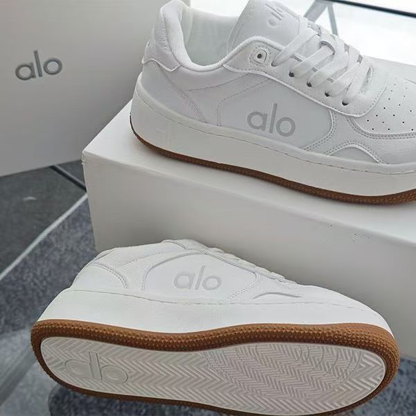 Alo Yoga リカバリーモード スニーカー｜ユニセックス 滑り止め