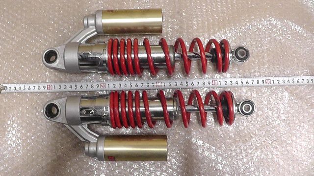 CB400SF VTEC REVO の リアサスペンション SHOWA 1760491593