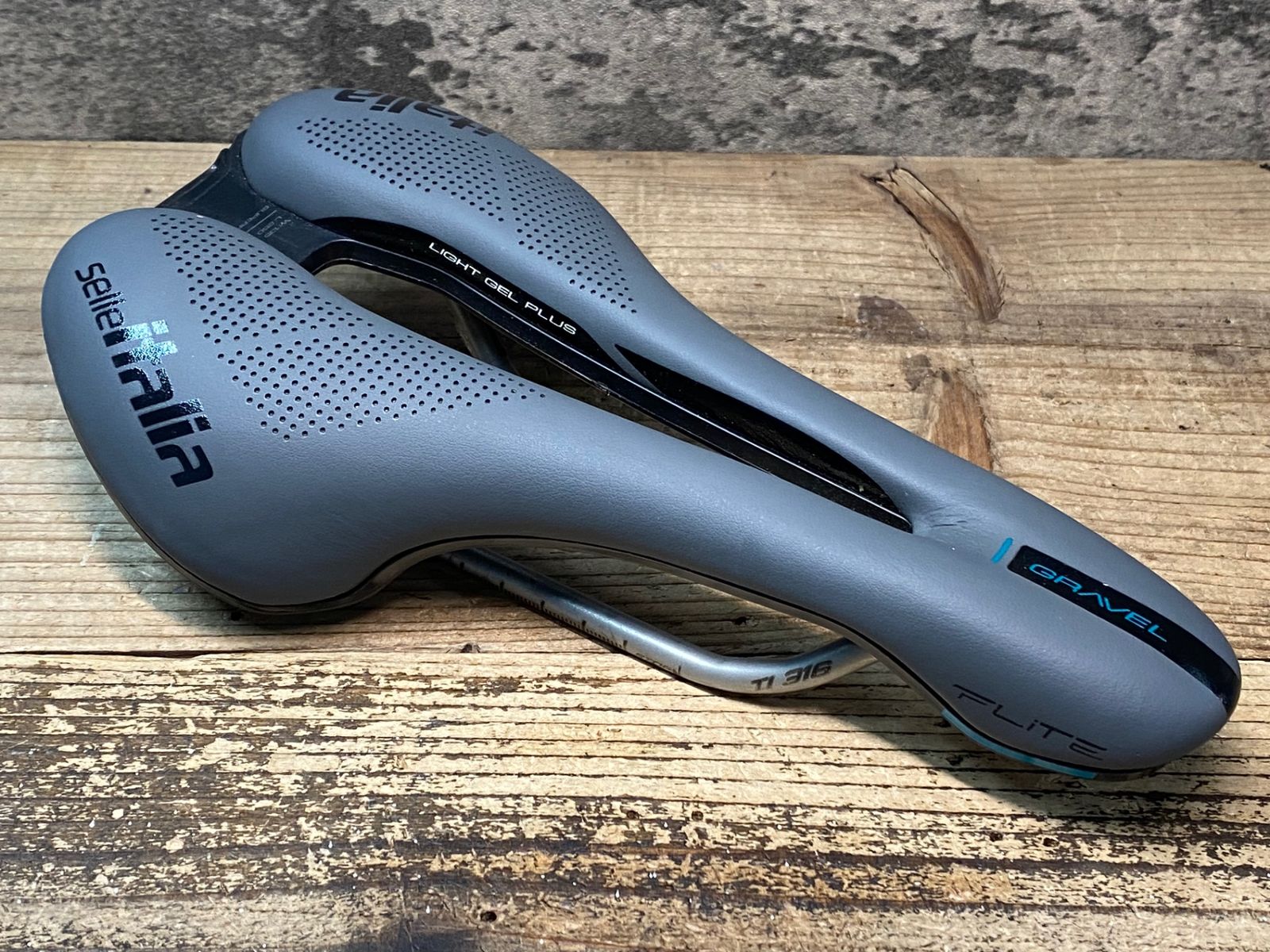JI705 セライタリア selle italia FLITE BOOST GRAVEL SUPERFLOW サドル Ti316レール
