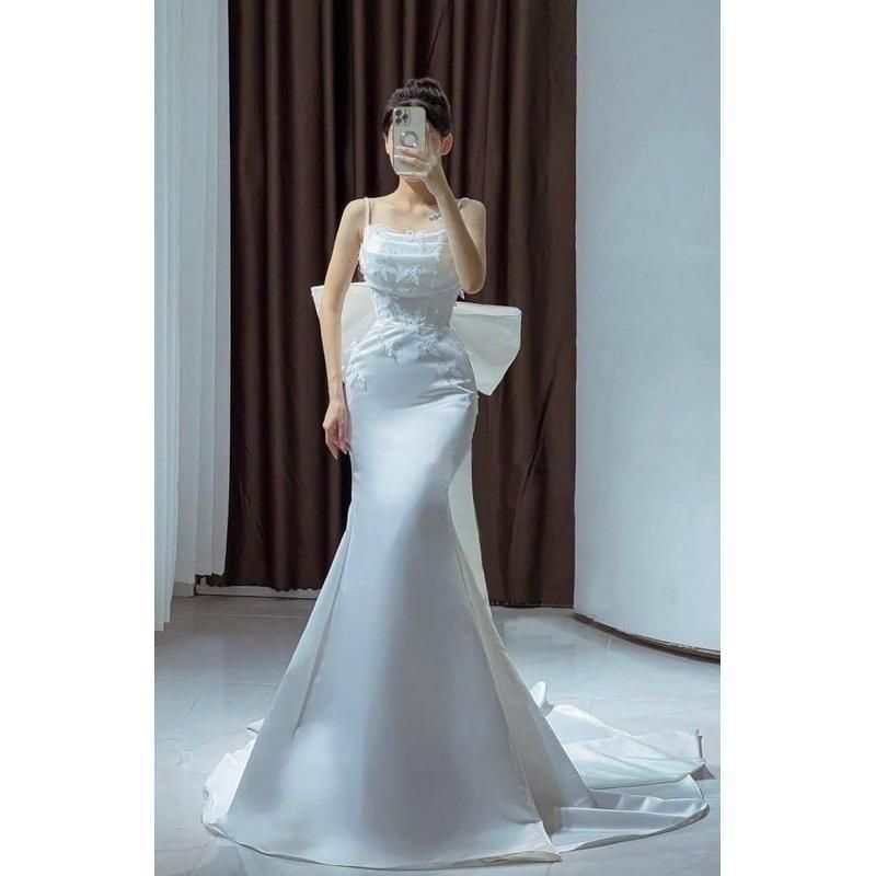 C104 新入荷 リボン付き ホワイトフィッシュテールウエディングドレス  