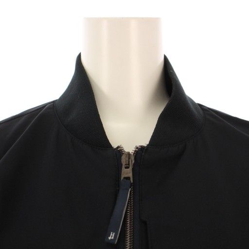 ジップアップ ワン