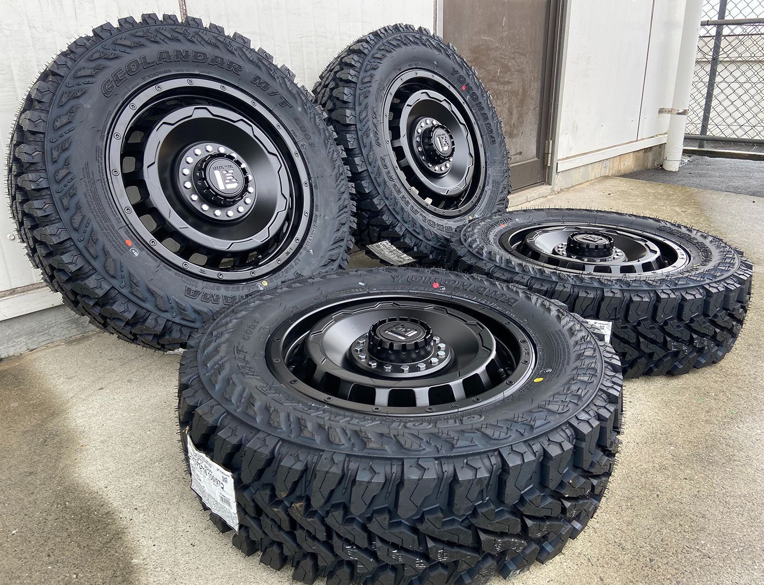 ジムニーシエラ タイヤホイール4本セット スズキ ジムニーシエラ JB74W 