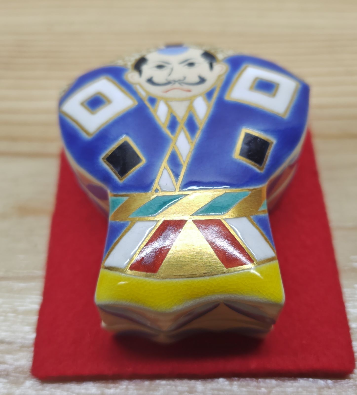 送料込【逢絢亭・新品】茶道具 香合 京焼 仁清写 奴凧形 手塚石雲 共箱入り 逢絢亭・新品】茶道具 香合 京焼 仁清写 奴凧形 手塚石雲 共