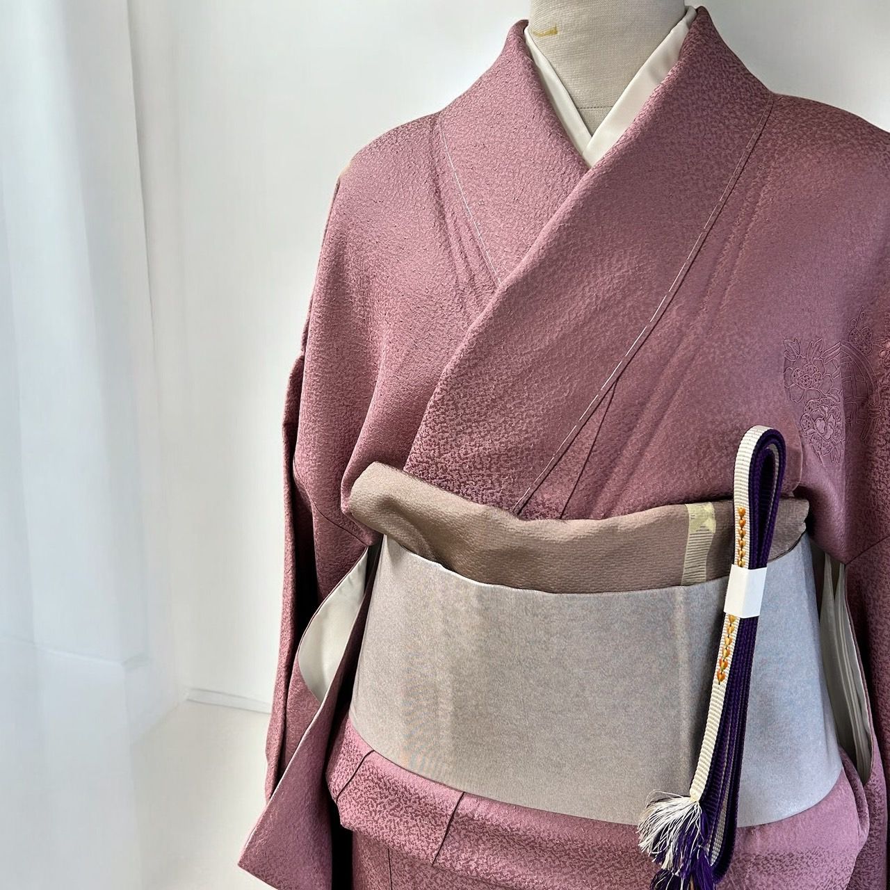 一つ紋霞むような汕頭蘇州刺繍屋敷風景模様×紅藤色 付下げ色無地 S