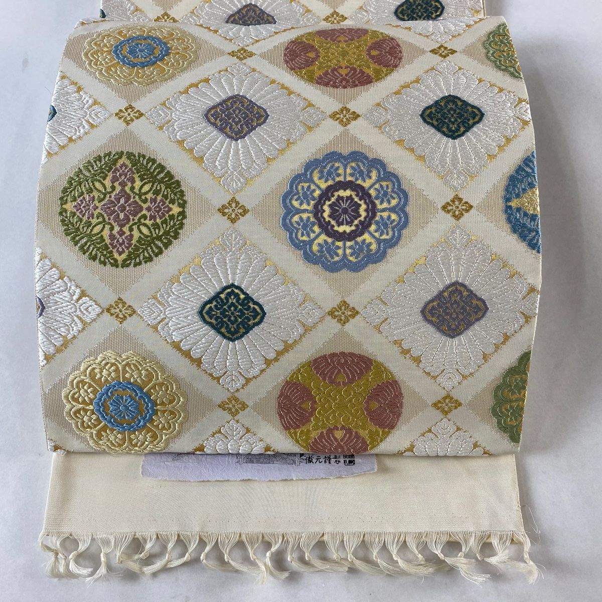 品のあるクリーム色花菱模様唐織の袋帯