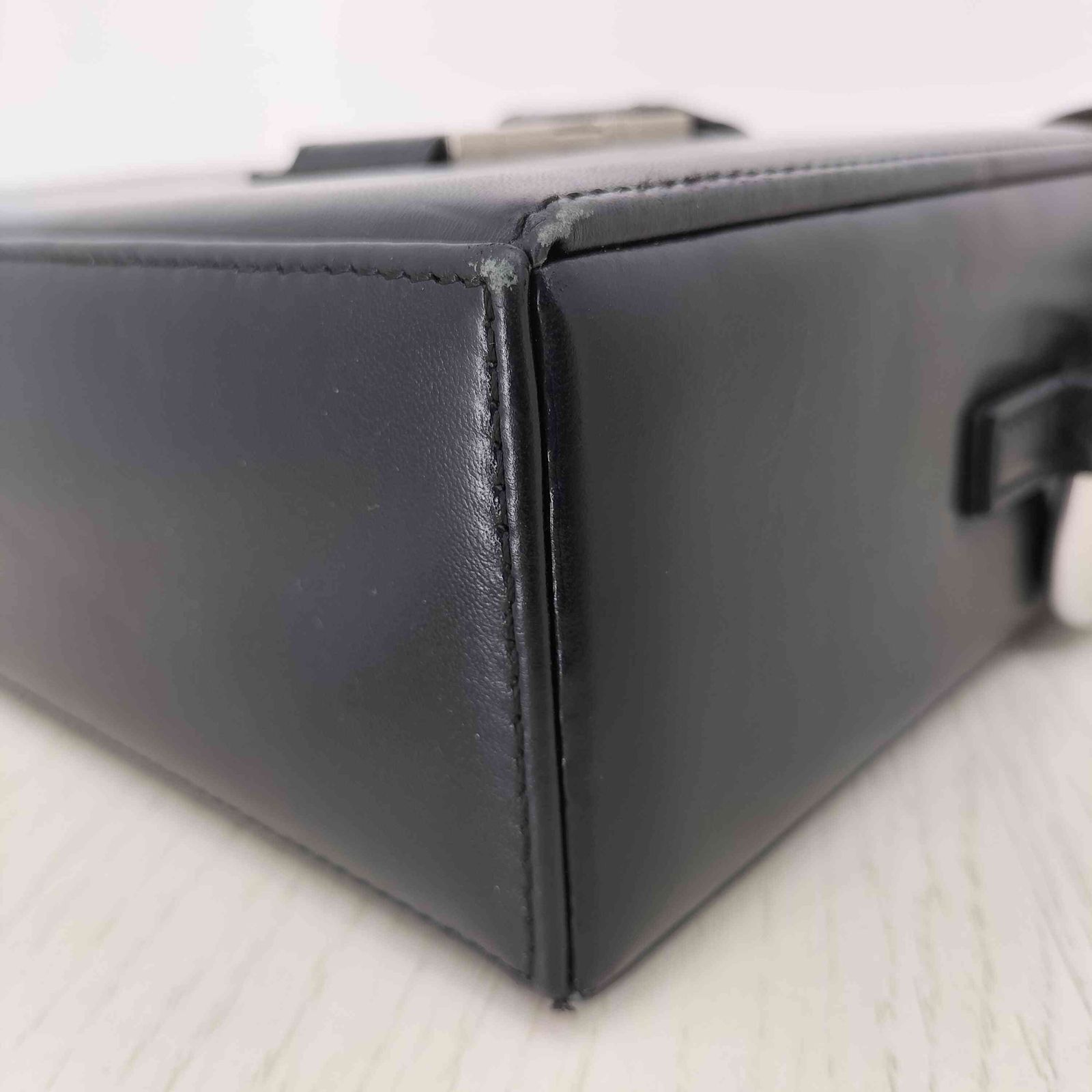 Heliot emil カラビナディティールボックスバッグ HELIOT EMIL カラビナディテール ボックスバッグ 通販 - FARFETCH