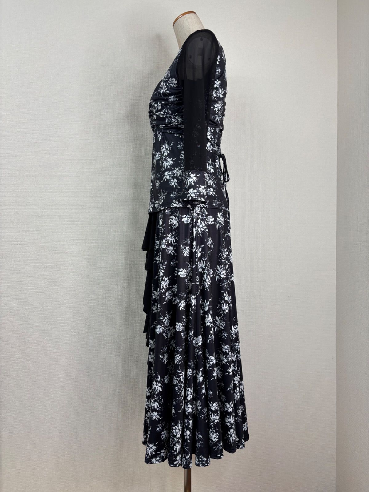 前後お好みフリル-ストーンバックルスカート セットアップドレス