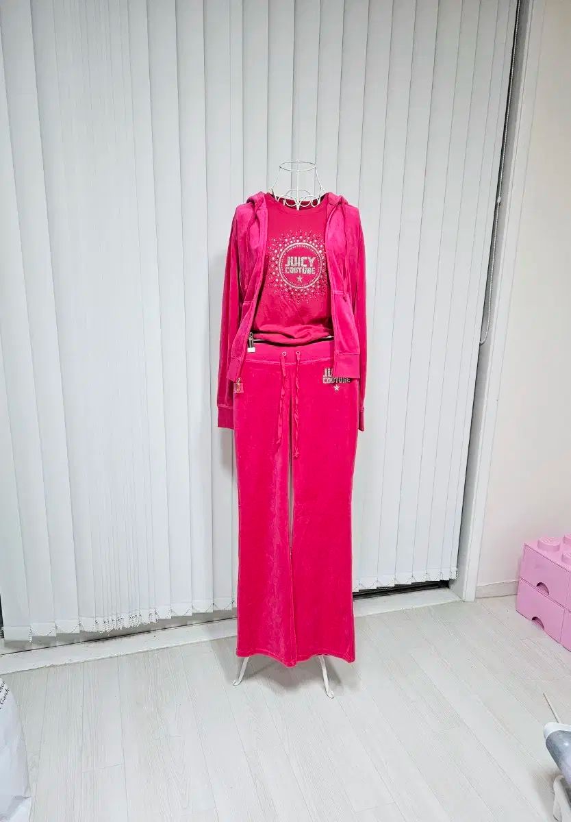juicy couture 3pieces セット Tシャツ ＋ ブーツカット シンズ
