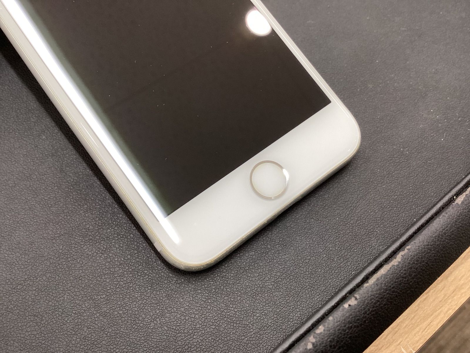O326 Apple iPhone7 本体 128GB SIMロック解除済み・初期化済み