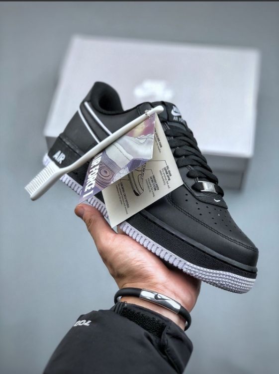 ナイキ スニーカー Nike Air Force 1'07 Low男女兼用 並行輸入品