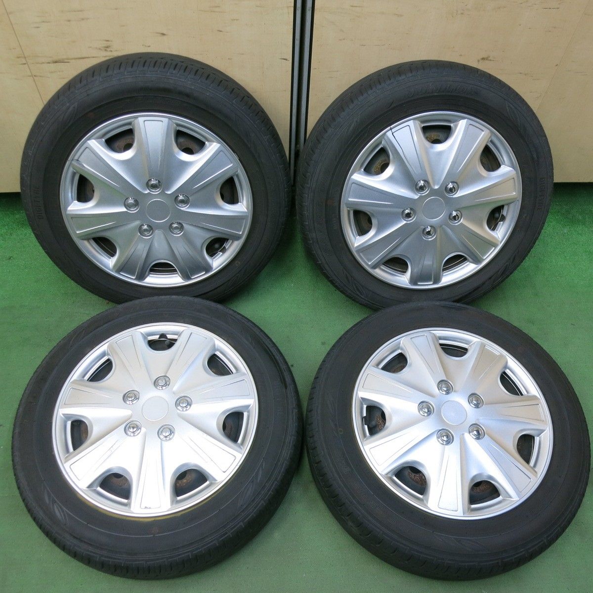 バリ溝！キレイ！9分☆スタッドレス 185/60R15 ヨコハマ アイスガード