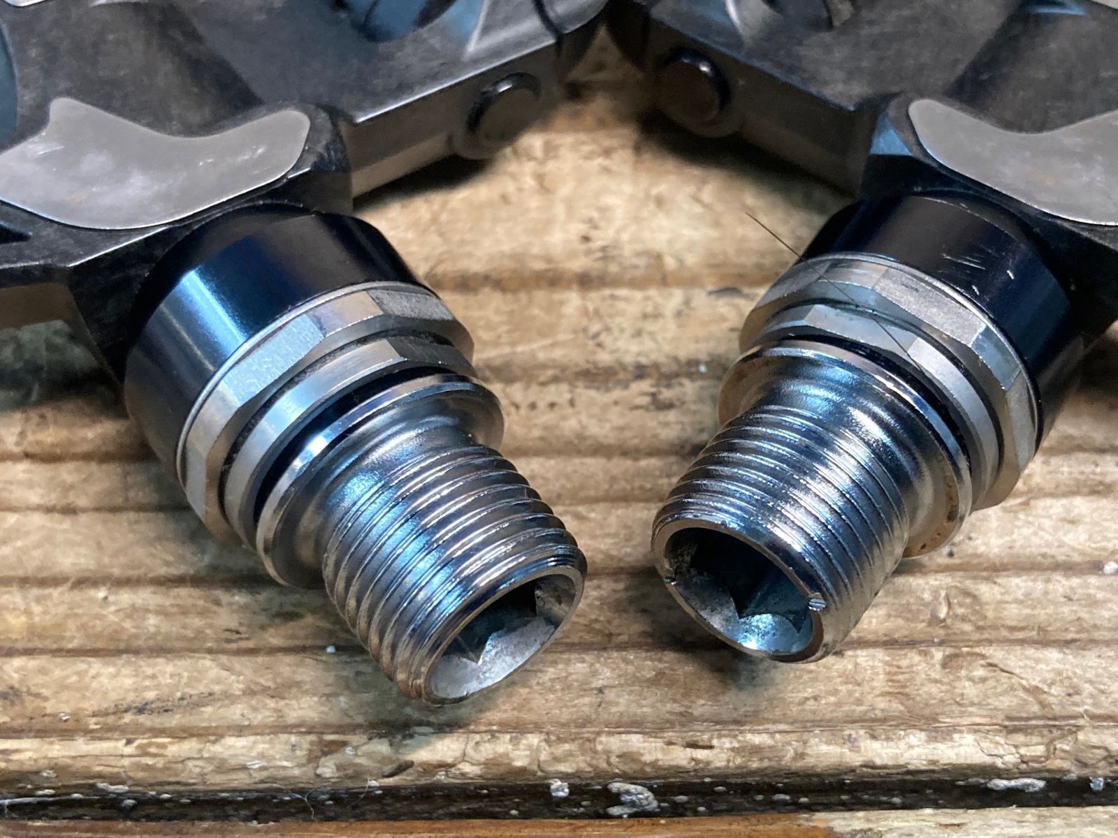 超人気、高品質で超激安。 JK596 シマノ SHIMANO デュラエース DURA-ACE PD-R9100 ビンディングペダル SPD-SL 寛容な