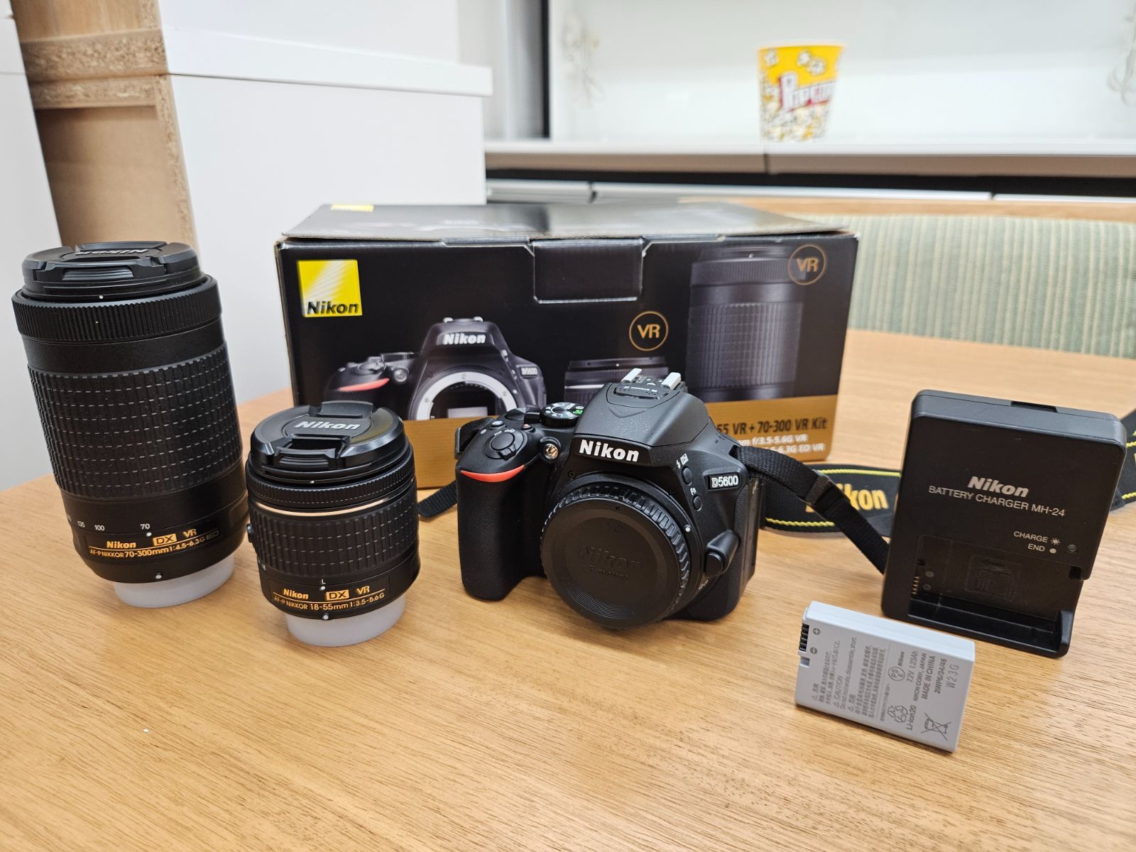Nikon d5600 ダブルズームキット ほぼ新品 完動（新製品レビュー 