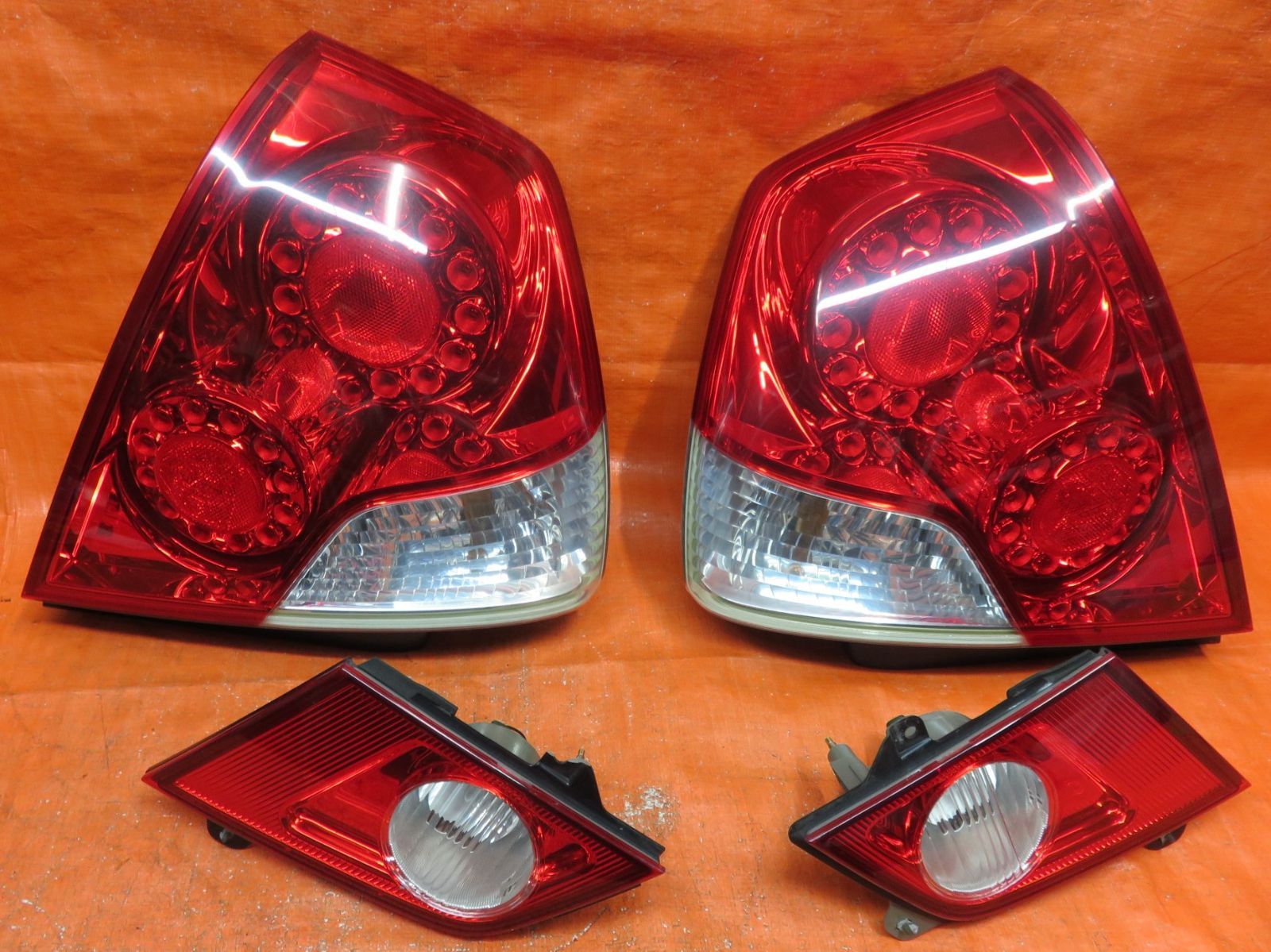 LA3258* 点灯OK 日産 フーガ/250GT Y50/前期 テールライト 
