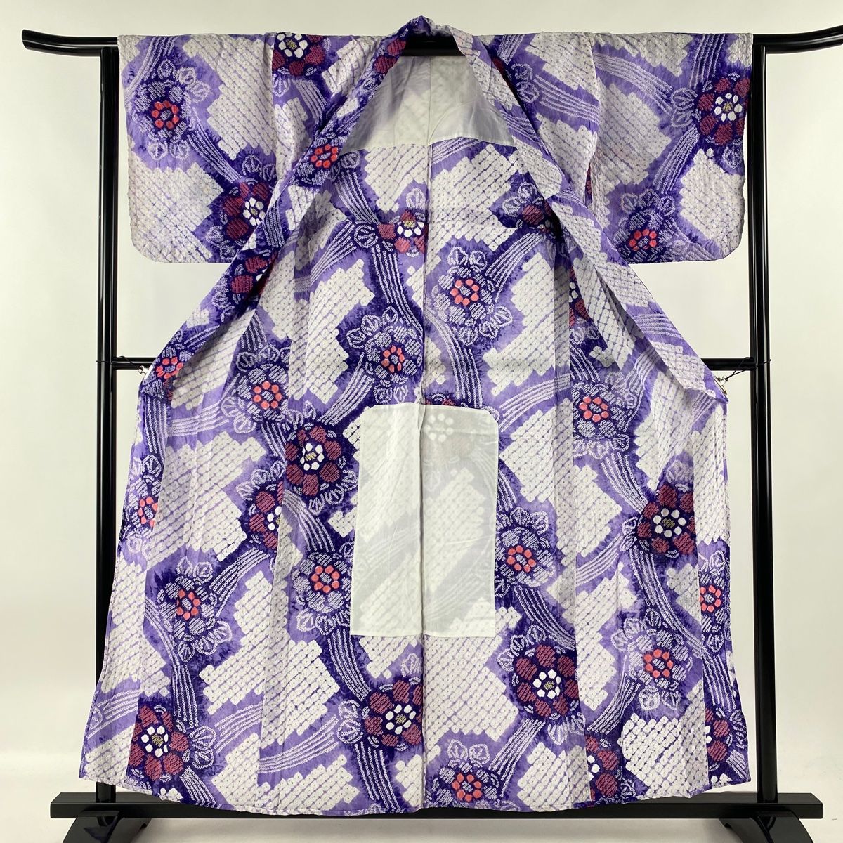 絞り浴衣　身丈164㎝ 裄 66㎝　正絹　お花 紫【中古】 浴衣 身丈164cm 裄丈67cm M 絞り浴衣 草花 濃紺 綿 美品 名品