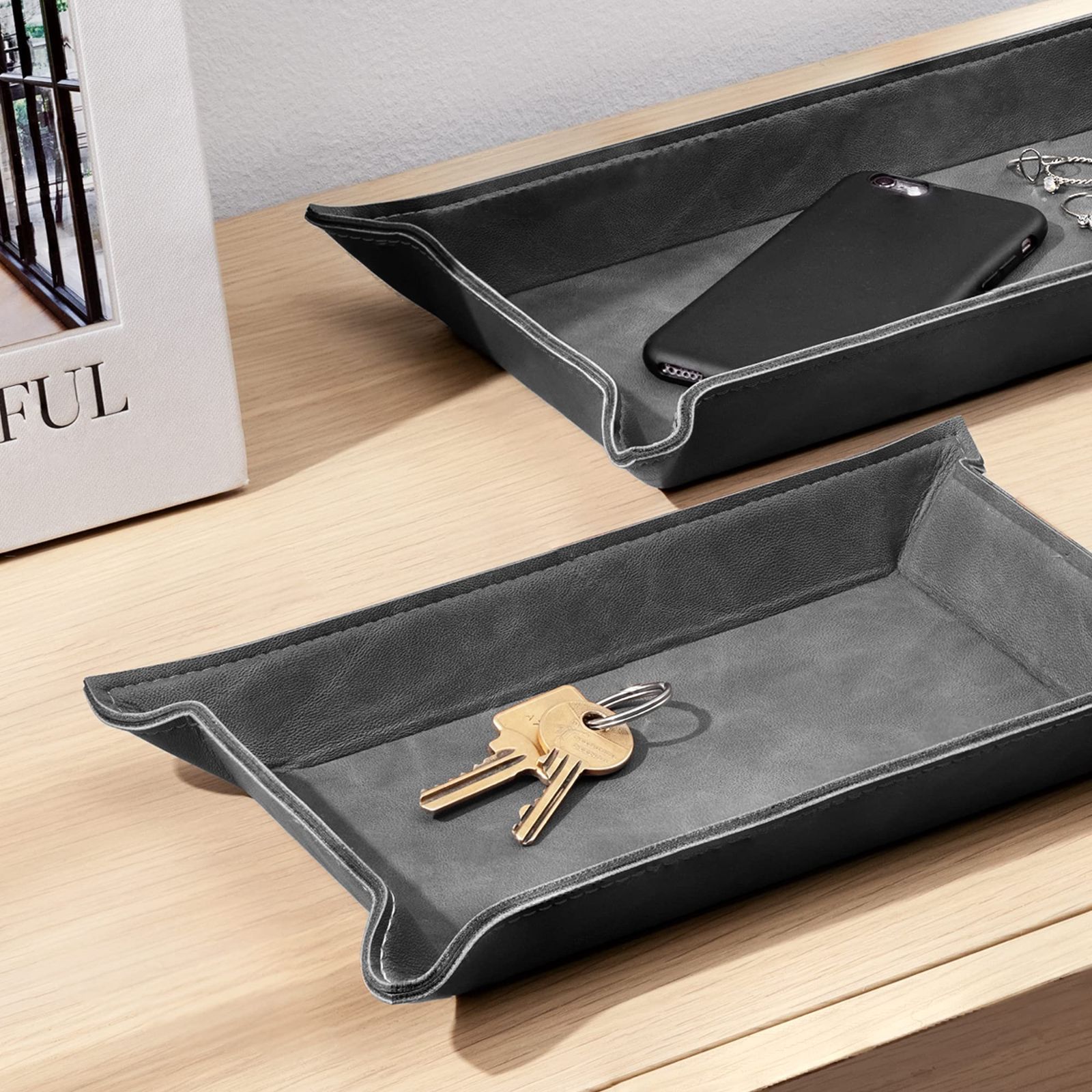 小物入れ トレイ トレー 小物入れ オシャレ おしゃれ 選べる3種類 丸型 オーバル キャッシュトレイ 小物 収納 カルトン キャッシュトレー  マネートレイ ゴールド アクセサリー 収納 コイントレイ 鍵置き 小皿 オーバルプレート 楕円形 プレート 真鍮風 かわいい つり銭 ...