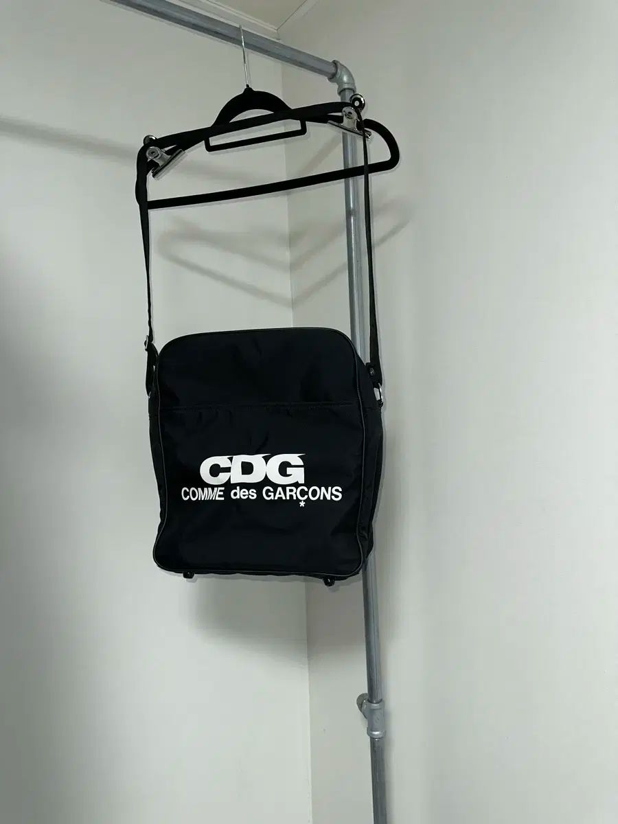 コム デ ギャルソン CDG クロスバック