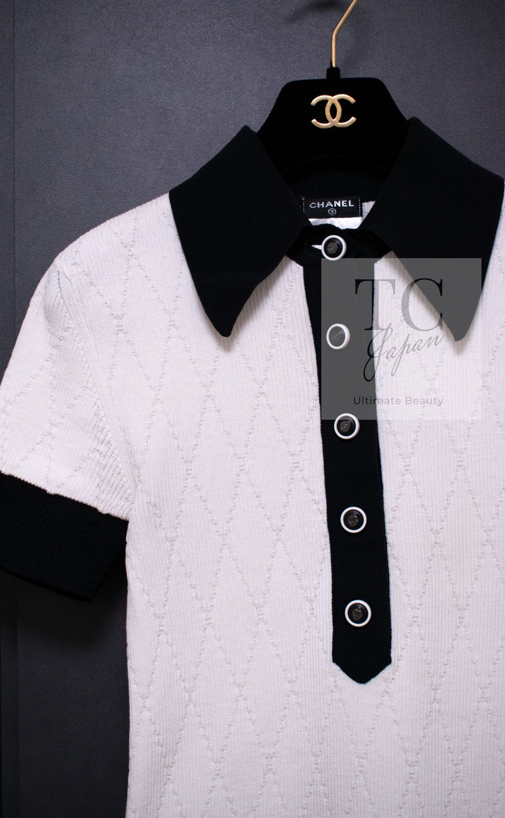 CHANEL BOUTIQUE ホワイト 半袖ポロシャツ CHANEL シャネル ポロシャツ – VINTAGE SELECT SHOP MAISON DE
