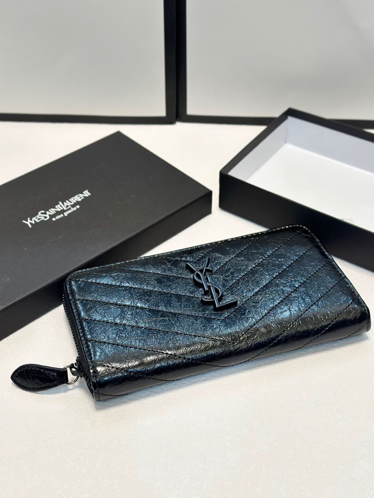 サンローラン　ウォレット　箱あり！ Saint Laurent（サンローラン）の「Saint Laurent(サンローラン