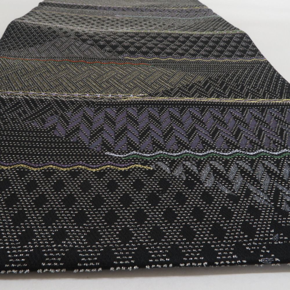 袋帯 正絹 吉祥大菱文 黒色xゴールドx多色 金糸 螺鈿輪奈織 六通柄