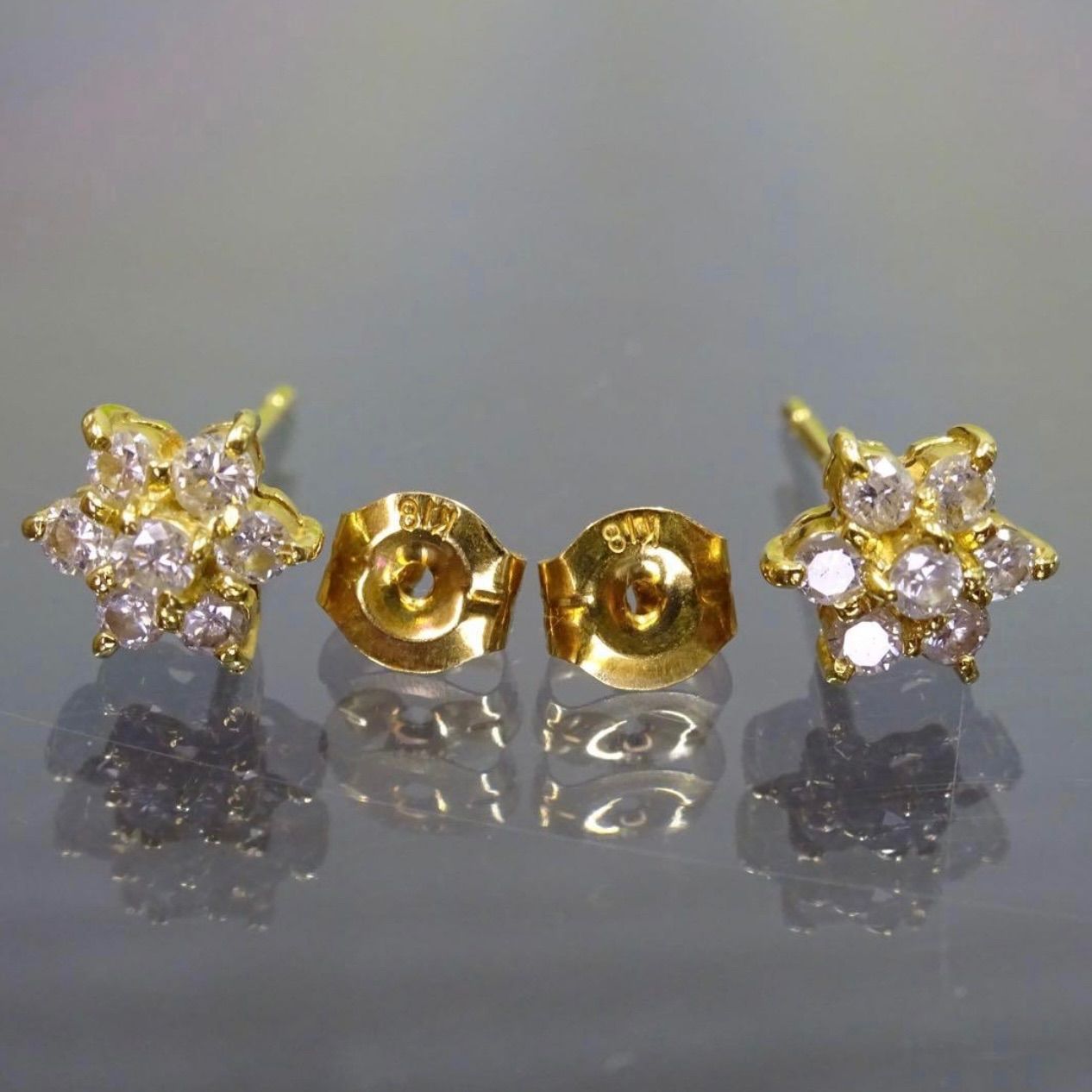 18金 K18 ゴールド GOLD 750 天然ダイヤモンド0.30ct(両耳) デザイン 