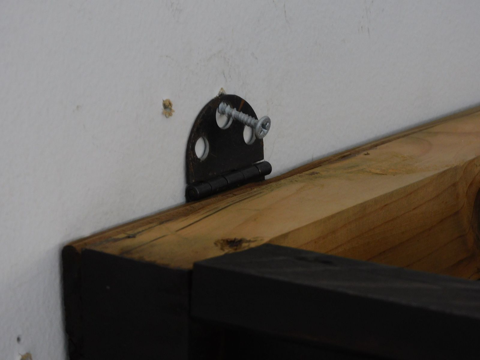 ゆらゆらガラスの壁掛けショーケース HK-a-04910 ⁄ 吊り棚 ゆらゆら