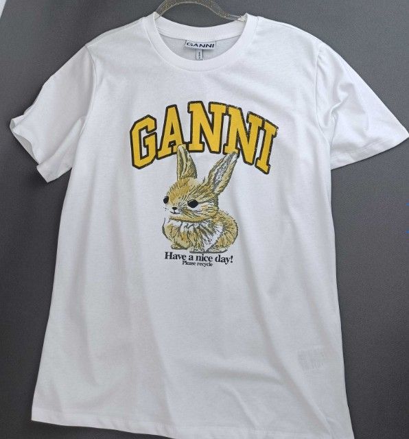 GANNI キティ マーゴット リラックスTシャツ★人気★残りわずか GANNI】 キティ マーゴット リラックス Tシャツ グラフィック2色