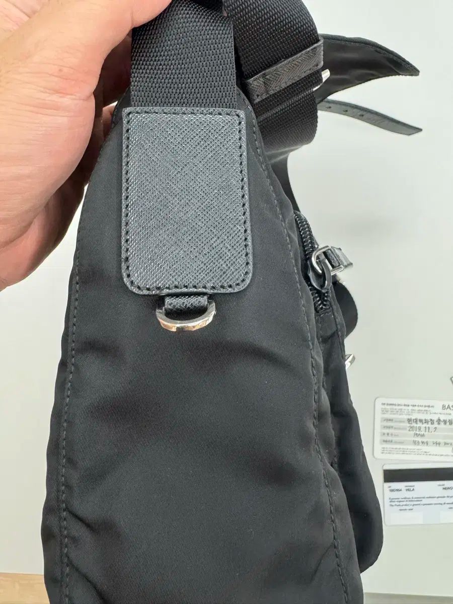 PRADA プラダ ベラ ナイロン クロスバック ブラック WWW_KARIMZIABAT_FR