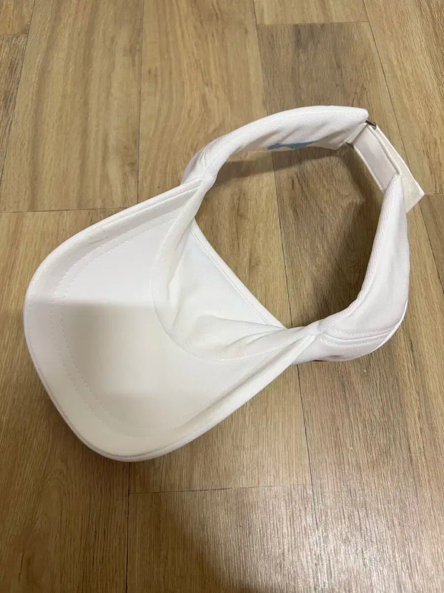 LANVIN ブラン バイザー 2回着用 基本 4 seasons きれいです