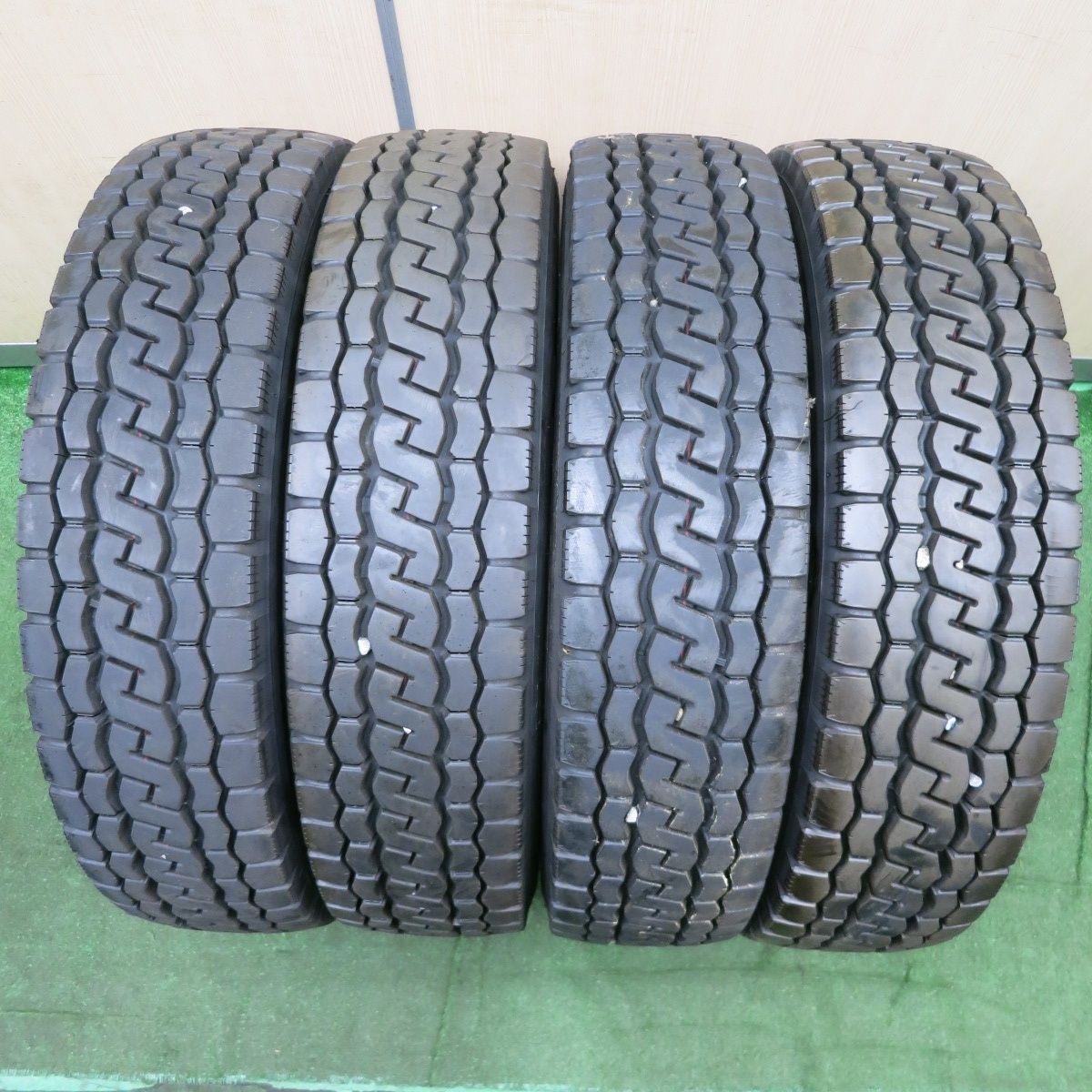 バリ山 205/75R16 夏タイヤ トラックなど ダンロップ SP355